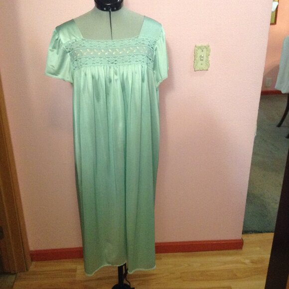 Vintage c. 1980s '80s or 1990s '90s Lace Satin Nightgown Nightie w. Embroidery - Picture 1 of 3